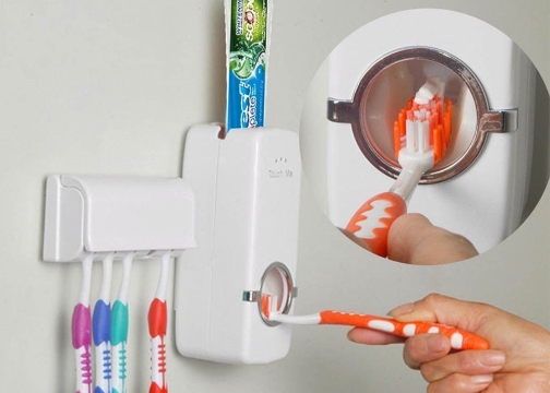 Otomatik Diş Macunu Sıkacağı ve 5 Adet Diş Fırçalığı